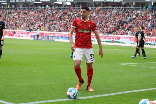 Vincenzo Grifo (SC Freiburg) in the match of the 1st FBL: 21-22: 31st Sptg. SC Freiburg vs Borussia Mönchengladbach... DFL REGULATIONS PROHIBIT ANY USE OF PHOTOGRAPHS AS IMAGE SEQUENCES AND/OR QUASI-VIDEONann.. Photo: Joachim Hahne/johapress