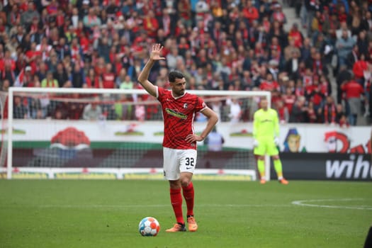 Boss for the good Stanards: Vincenzo Grifo (SC Freiburg) in the game of the 1st FBL: 21-22: 31st Sptg. SC Freiburg vs Borussia Mönchengladbach... DFL REGULATIONS PROHIBIT ANY USE OF PHOTOGRAPHS AS IMAGE SEQUENCES AND/OR QUASI-VIDEONann.. Photo: Joachim Hahne/johapress