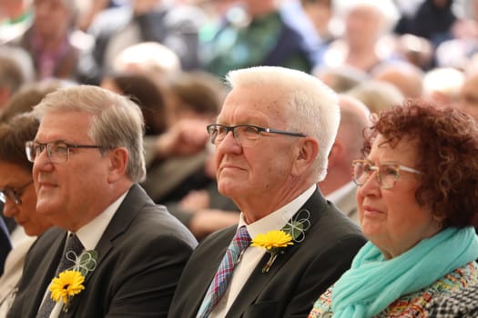 v.li. Joachim Schuster (Mayor of Neuenburg am Rhein),Winfried Kretschmann (Prime Minister of Baden-Württemberg) and the First Lady,Gerlinde Kretschmann at the opening,.. In Neuenburg am Rhein (district of Breisgau-Hochschwarzwald),the State Horticultural Show 2022 was opened on Friday,22 April 2022. Theme picture - State Garden Show 2022 Neuchâtel a. Rhein.