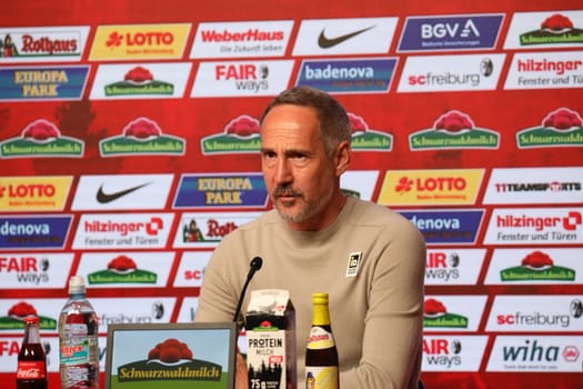 Coach Adi Hütter (Borussia Mönchengladbach),1. FBL: 21-22: 31. SC Freiburg vs Borussia Mönchengladbach... DFL REGULATIONS PROHIBIT ANY USE OF PHOTOGRAPHS AS IMAGE SEQUENCES AND/OR QUASI-VIDEONann.. Photo: Joachim Hahne/johapress
