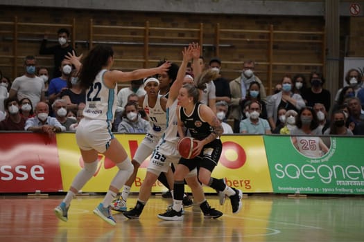 Image with symbolic character: For the players of the Rheinland Lions there was as here against Andjelina Radic (USC Eisvögel Freiburg) no way through in the game of the 1.BBL Women 2021/2022 - Eisvoegel USC Freiburg - Rheinland Lions. .. Photo: Joachim Hahne/johapress