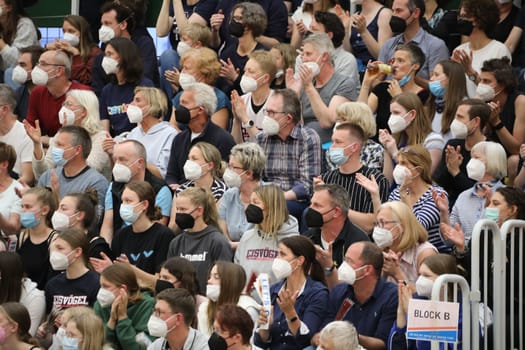 Sold-out USC sports hall,eagerly and with masks,the fans follow the game of the 1.BBL Women 2021/2022 - Eisvoegel USC Freiburg - Rheinland Lions. .. Photo: Joachim Hahne/johapress