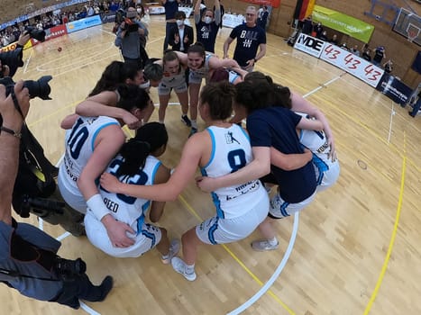 Get in the mood before kick-off for the big game of the 1.BBL Women 2021/2022 - Eisvoegel USC Freiburg - Rheinland Lions. .. Photo: Joachim Hahne/johapress