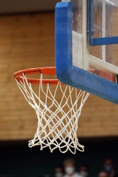 Here he has to get in,into the basketball hoop. .. Photo: Joachim Hahne/johapress