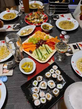 Tapas and pinchos : spanish appetizers at cocktail hour