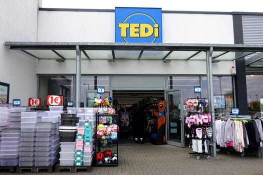Filiale der TEDi GmbH und Co KG, ein so genannter ein-Euro-Laden, Nordrhein-Westfalen, Deutschland, Weilerswist