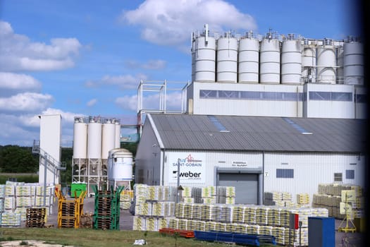Saint-Gobain Weber GmbH, Niederlassung Weilerswist, Tochterunternehmen des französischen Industriekonzern Saint-Gobain AG, Nordrhein-Westfalen, Deutschland
