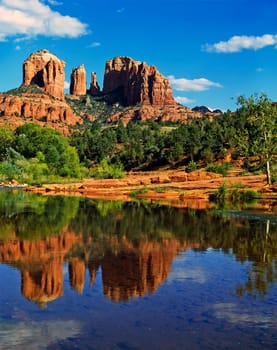 Red Rock Crossing and Oak Creek Canyon in  Arizona