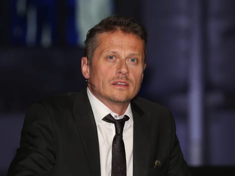 deutscher Schauspieler Roman Knizka