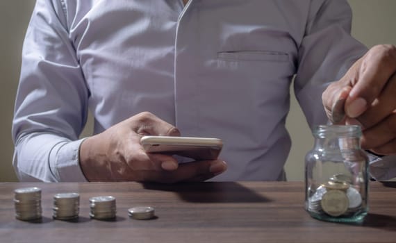 Online Banking And Internet Banking Savings Concept, Online Investment Savings, Online Stock Investors, Internet Financial Transactions, Save Monney for Investors Using Internet to Trade Stocks or Trade Fund
