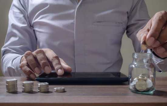 Online Banking And Internet Banking Savings Concept, Online Investment Savings, Online Stock Investors, Internet Financial Transactions, Save Monney for Investors Using Internet to Trade Stocks or Trade Fund
