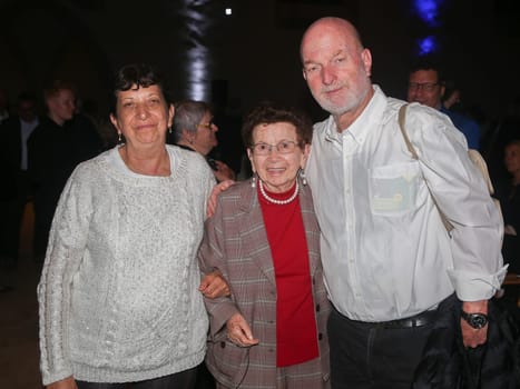 Zeitzeugin Batsheva Dagan mit Sohn Amir und Schwiegertochter Batia in Magdeburg