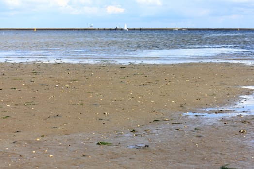 long lonely sand beach, on the North Sea.weitläufiger einsamer Sandstrand, an der Nordsee.
