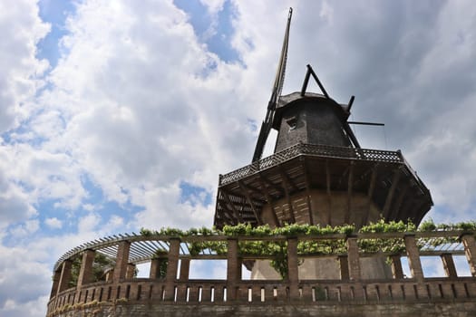 Historische Mühle von Sanssouci mit Mühlenmuseum, Brandenburg, Deutschland, Potsdam