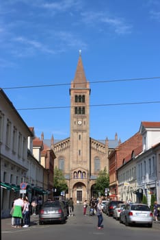 Brandenburger Stasse, Einkaufstrasse und Fussgängerzone, im Hintergrund die katholische Pfarrkirche St. Peter und Paul, Brandenburg