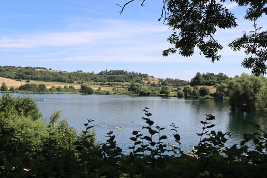 Schalkenmehren am gleichnamigen Maarsee, Daun, Rheinland-Pfalz, Deutschland