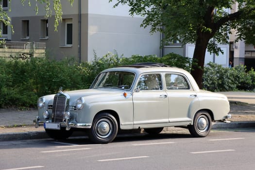 Oldtimer Mercedes-Benz W 120 Ponton, Brandenburg, Deutschland, Potsdam