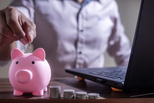 Investor Savings Concept, Online Investment Savings, Online Stock Investors, Internet Financial Transactions, Save Monney for Investors Using Internet to Trade Stocks or Trade Fund