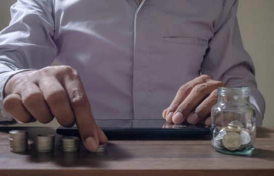 Online Banking And Internet Banking Savings Concept, Online Investment Savings, Online Stock Investors, Internet Financial Transactions, Save Monney for Investors Using Internet to Trade Stocks or Trade Fund