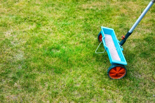 Lawn care - Lawn Spring Fertilization tool