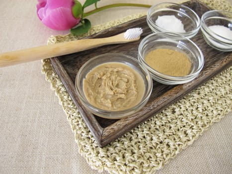 Homemade toothpaste recipe with coconut oil, xylitol and medicinal clay
