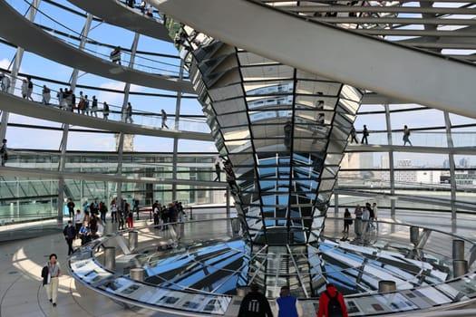 Glaskuppel auf dem Reichstagsgebäude, Deutschland, Berlin