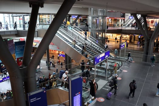 Innenansicht des berliner Hauptbahnhofs, Deutschland, Berlin