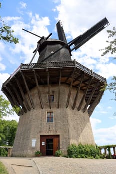 Historische Mühle von Sanssouci mit Mühlenmuseum, Brandenburg, Deutschland, Potsdam