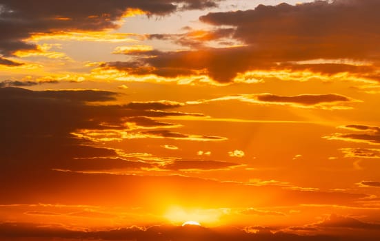 Sunshine In Sunrise Bright Dramatic Sky. Scenic Colorful Sky At Dawn. Sunset Sky Natural Abstract Background.