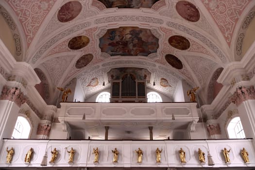 Dekanatspfarrkirche Mariä Himmelfahrt St. Johann in Tirol, Österreich