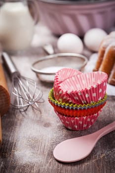 Baking utensils with marble cake