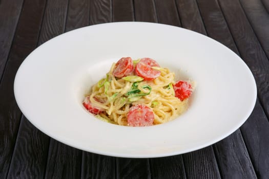 pasta with cheese and tomato