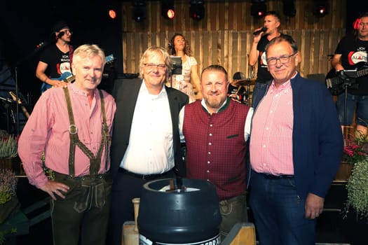 Holger Gnekow ,Thomas Ritzenhoff,Christian Kostiuk,Frank Klüter,.Barrel tapping Wandsbek Oktoberfest Hamburg with VIP Guest  ,16.09.2022