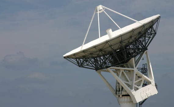 Satellite Dish at a launch tracking station at Kennedy Space Center, FL    PHOTO ID: KSCRadar00006_RJ (or 16)