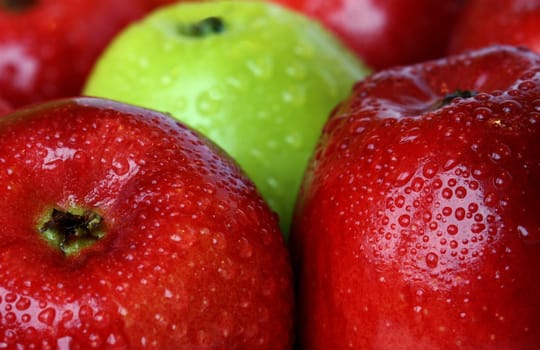 red apple