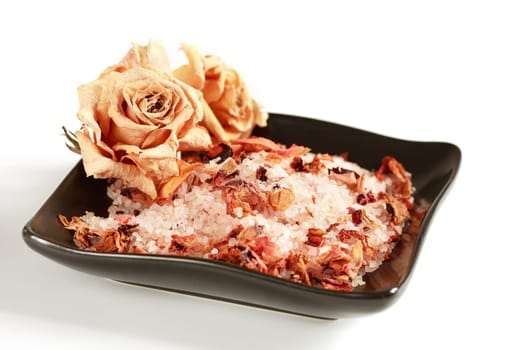 Bath salt with dry rose petals