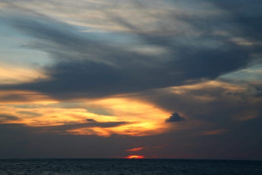 Sunrise on the Indian ocean - maldives