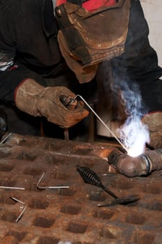 worker welding