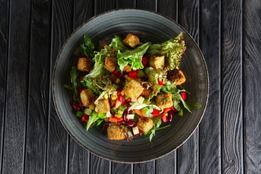 Salad with beans, falafel and vegetables