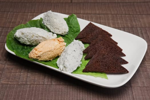 spicy cottage cheese with brown bread