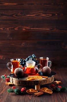 Christmas tea - grape and lemon tea with chocolate cake