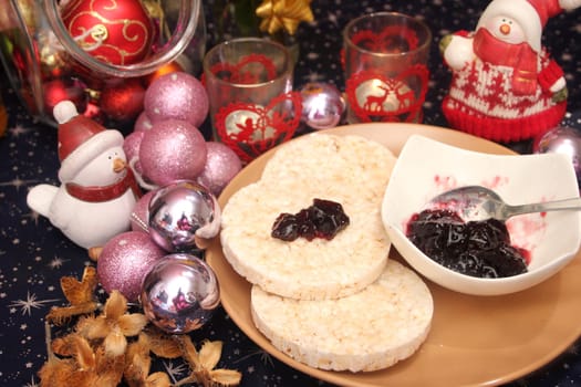 Rice waffles with jam
