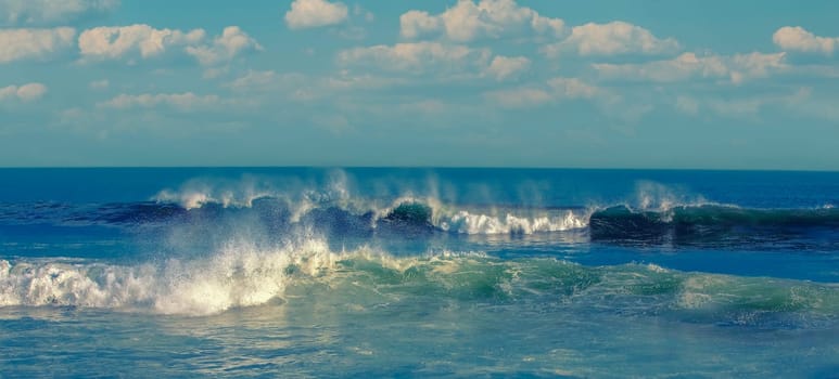 The Big beautiful waves in the Pacific ocean  on Kamchatka