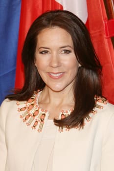 I.K.H. Crown Princess Mary ,Buergermeister Scholz recommends the Daenian crown prince couple in the town hall,Hamburg,19.05.2015..
