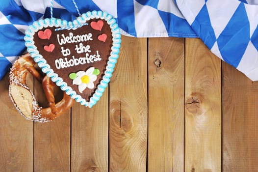 original Bavarian gingerbread heart with Bavarian flag and lye breze