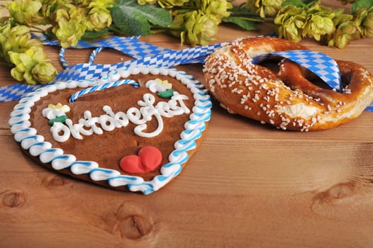 original Bavarian gingerbread heart with lye breze and hop cones