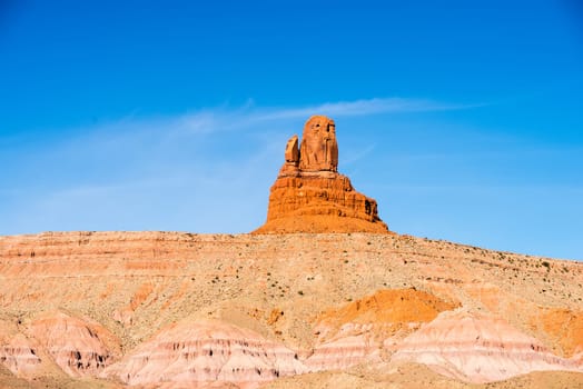 monument valley setting hen monument