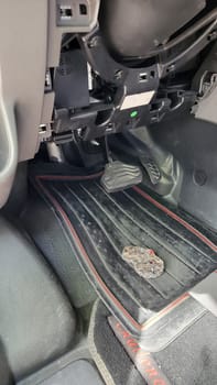 Installation of an additional air suspension in a mobile home to increase the load capacity