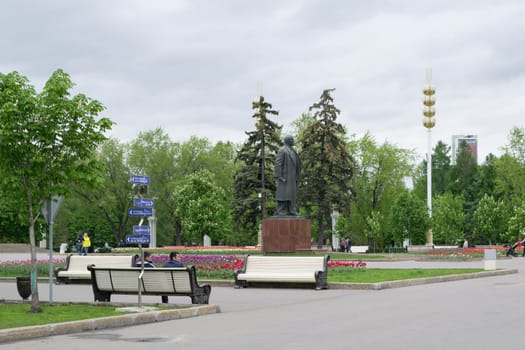 A statue of Lenin on the central avenue of All-Russian Exhibition Centre