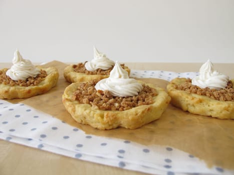 Almond Tartelettes with cake cream